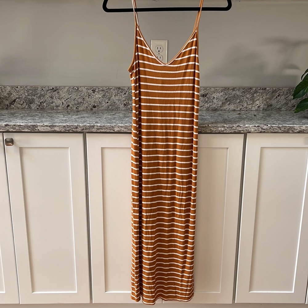 Ribbed Bodycon Midi Dress